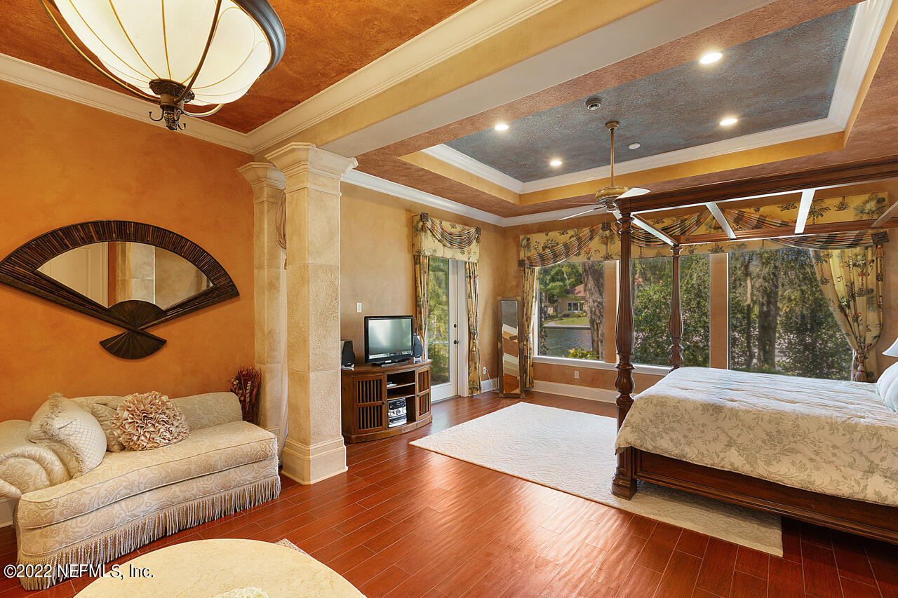 13639 Queens Harbor Boulevard Jacksonville, FL 32225 - Photo 15 of 59 Large master bedroom with living area