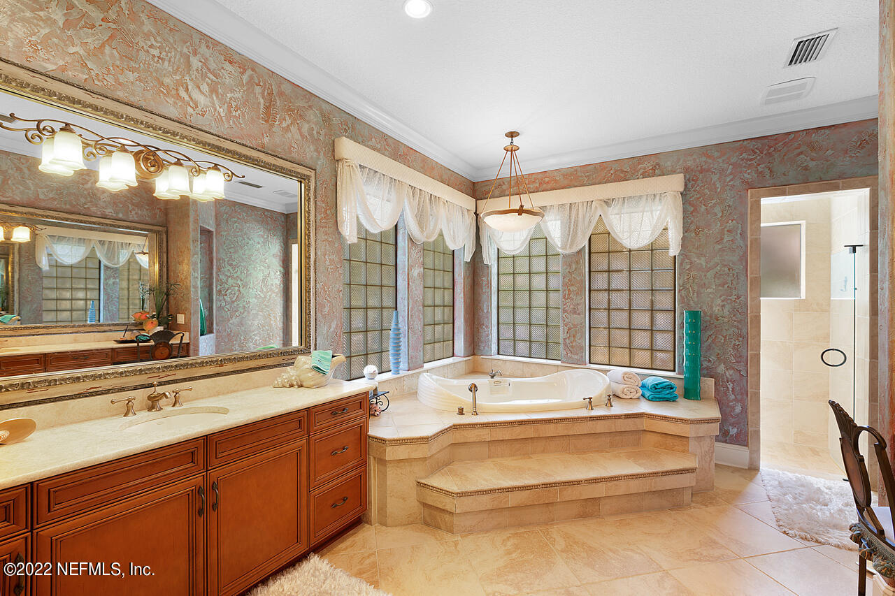 13639 Queens Harbor Boulevard Jacksonville, FL 32225 - Photo 19 of 59 master bath