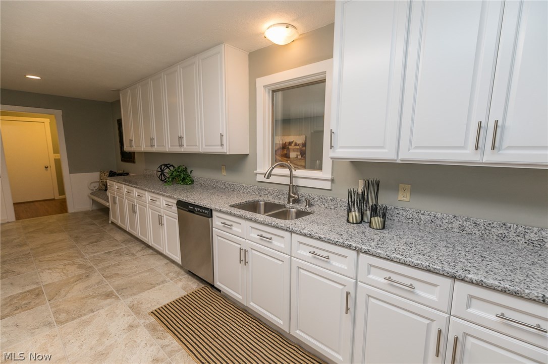 3979 Beach Road Medina, OH 44256 - Photo 8 of 31 Gallery Image 8