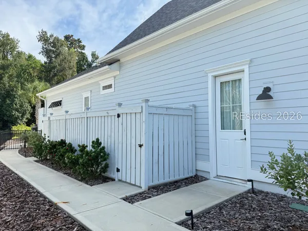 $975,000 | 453 Flatwater Drive, Bluffton, SC 29910