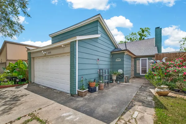 $2,000 | 11331 Oakcenter Drive, Houston, TX 77072