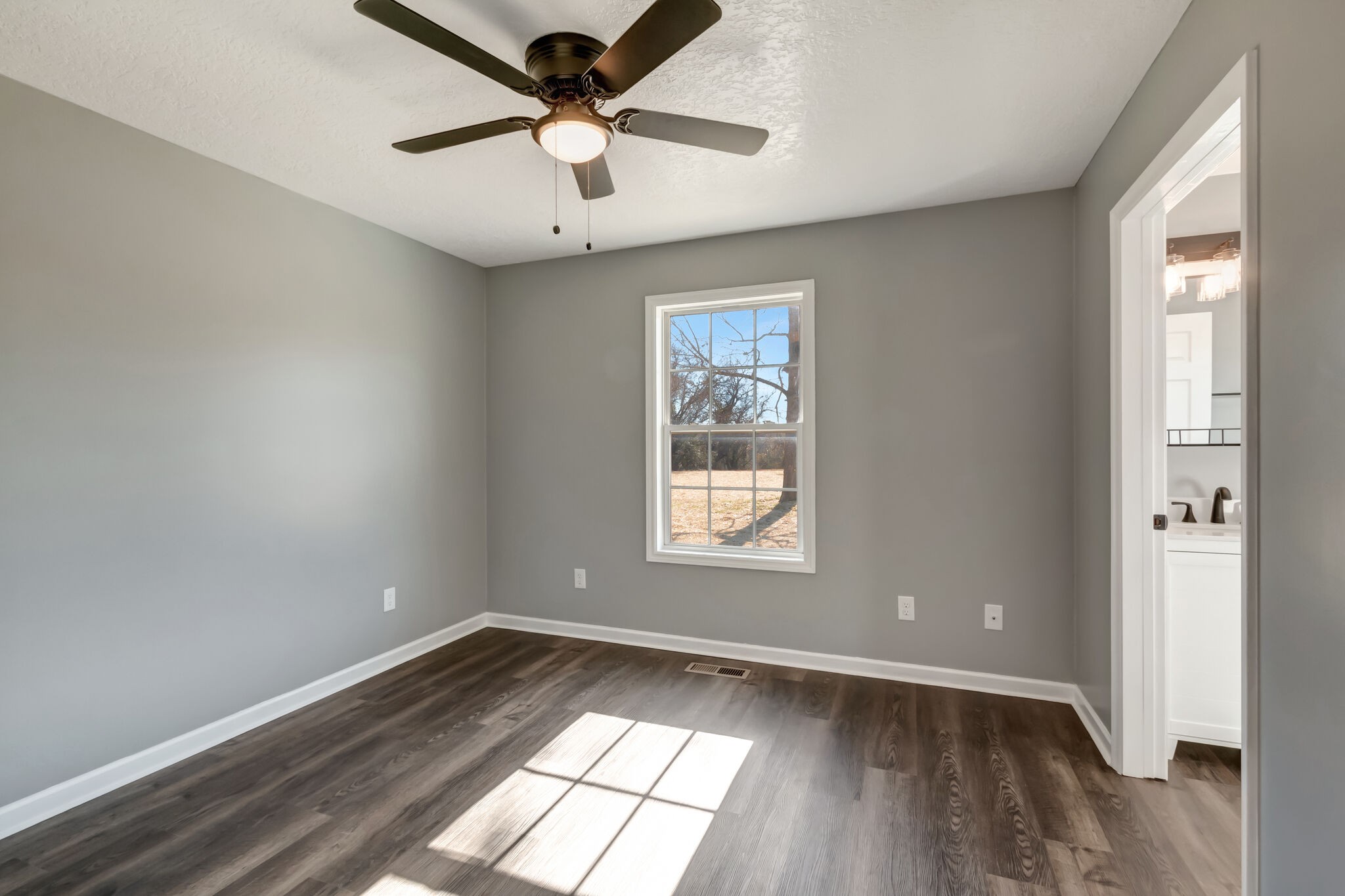 211 Walnut Street Decherd, TN 37324 - Photo 17 of 28 Gallery Image 17