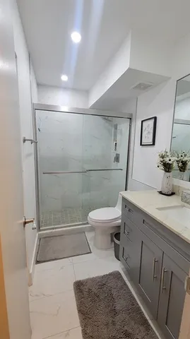 $1,800 | 3701 Tyler Street, Unit 114, Hollywood, FL 33021