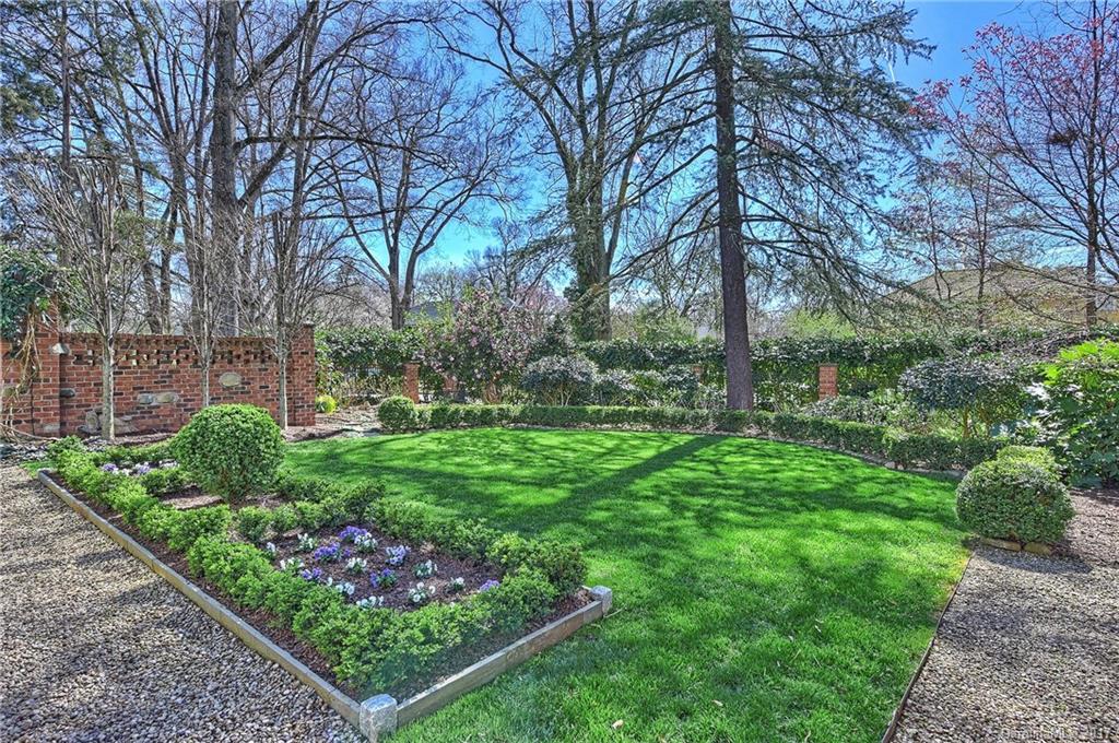 831 Queens Road Charlotte, NC 28207 - Photo 22 of 24 Gallery Image 22