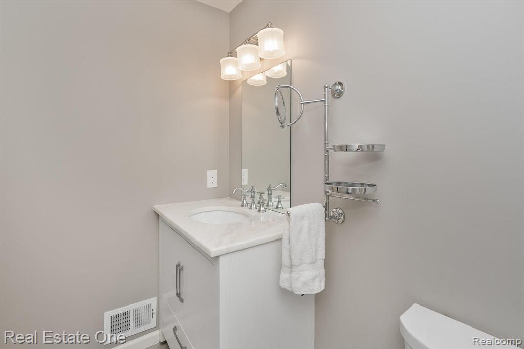 1214 Valley Circle, Unit 9 Rochester Hills, MI 48309 - Photo 25 of 29