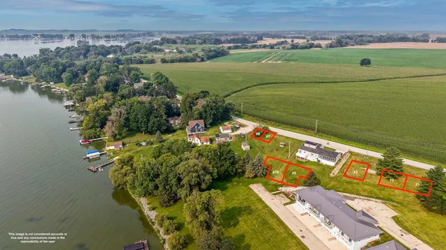 $105,000 | W10723 Blackhawk Trail, Fox Lake, WI 53933