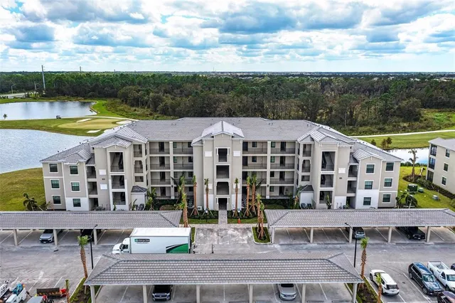 $300,000 | 18114 Gawthrop Drive, Unit 403, Bradenton, FL 34211