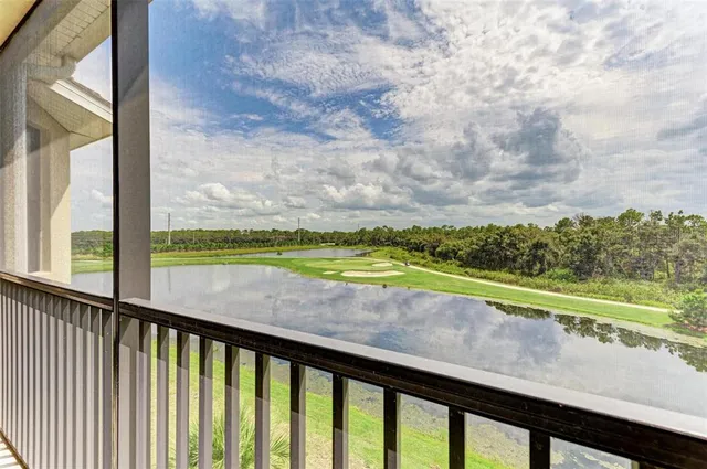 $300,000 | 18114 Gawthrop Drive, Unit 403, Bradenton, FL 34211