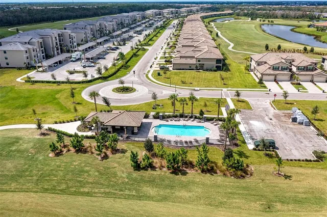 $300,000 | 18114 Gawthrop Drive, Unit 403, Bradenton, FL 34211