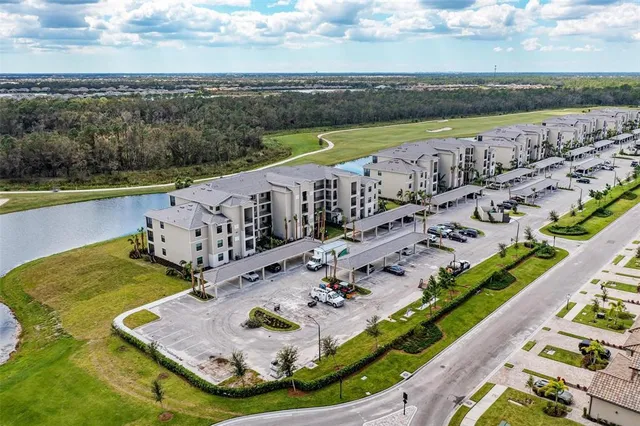 $300,000 | 18114 Gawthrop Drive, Unit 403, Bradenton, FL 34211