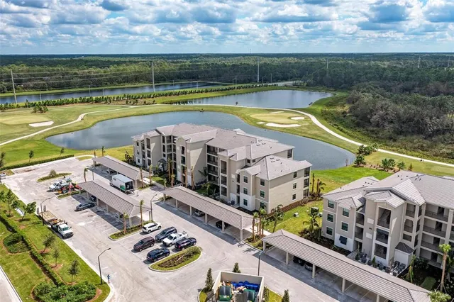$300,000 | 18114 Gawthrop Drive, Unit 403, Bradenton, FL 34211