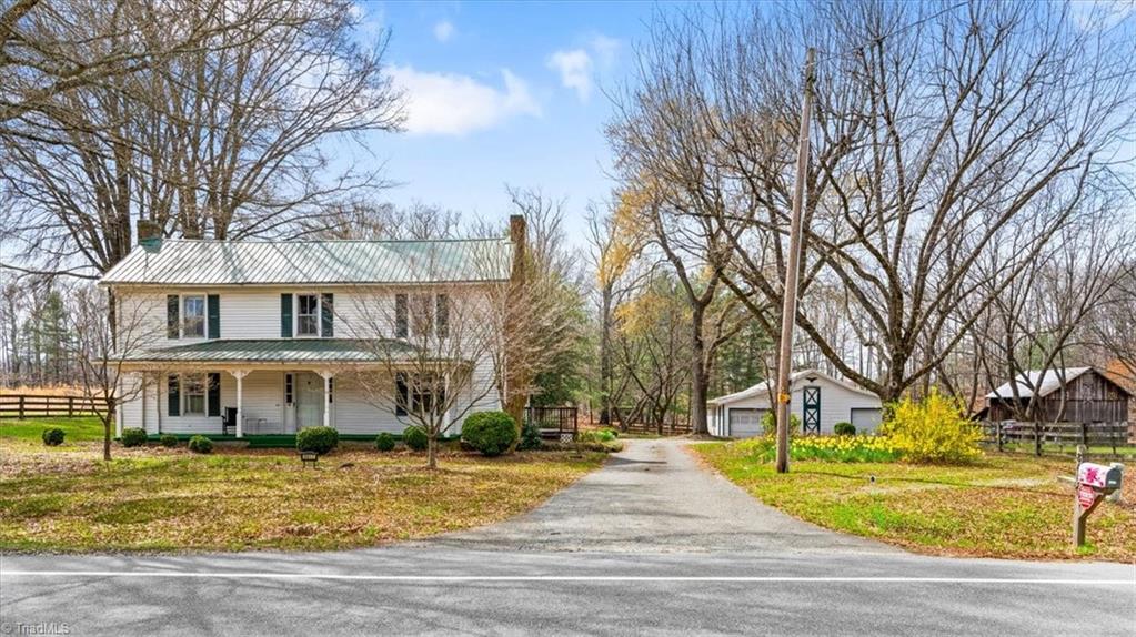8417 Linville Road Oak Ridge, NC 27310 - Photo 4 of 25 Gallery Image 4