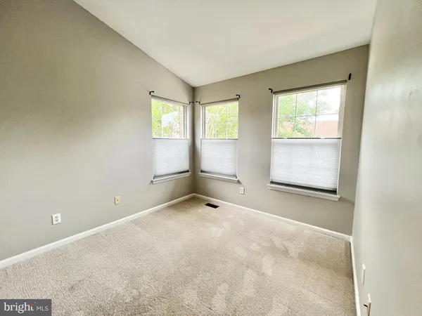 $3,800 | 6400 Warren Point Court, Alexandria, VA 22315