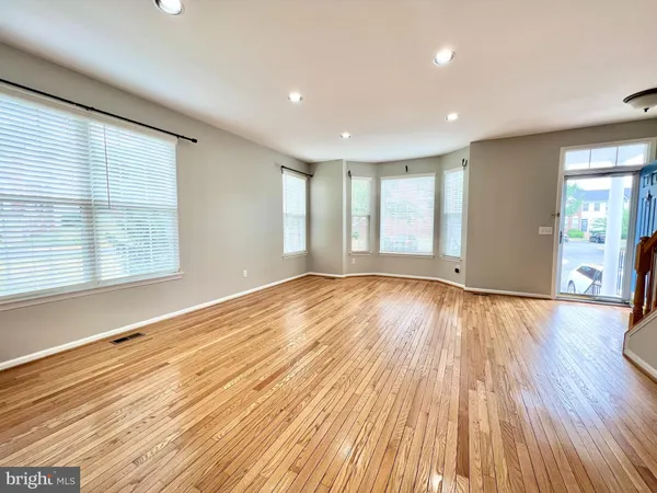$3,800 | 6400 Warren Point Court, Alexandria, VA 22315