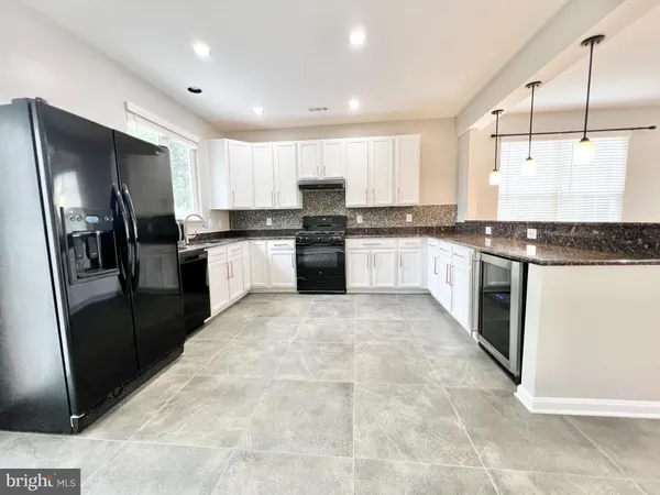 $3,800 | 6400 Warren Point Court, Alexandria, VA 22315