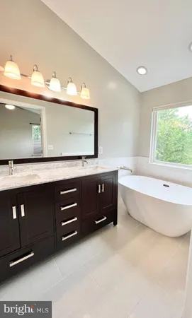 $3,800 | 6400 Warren Point Court, Alexandria, VA 22315