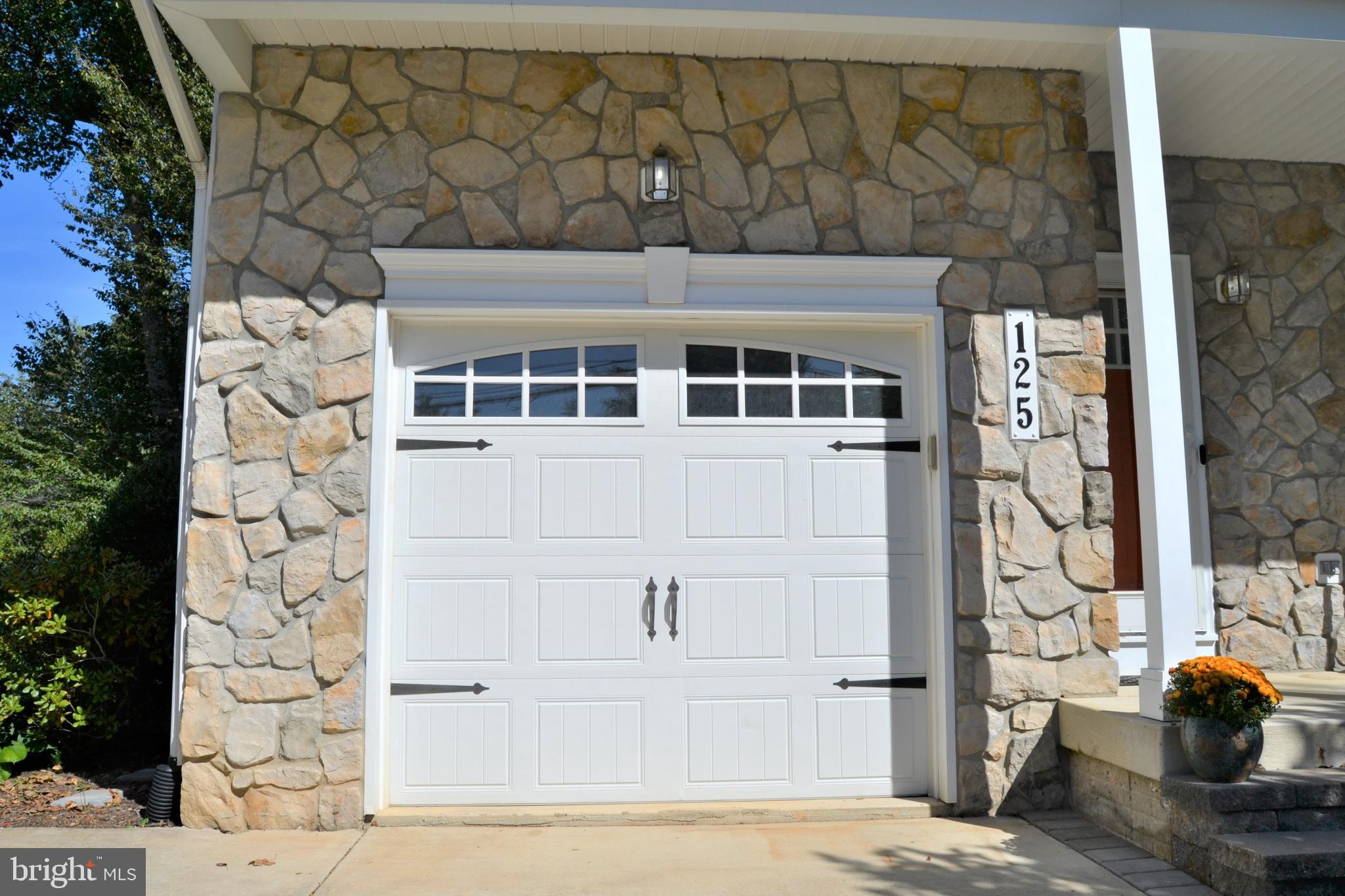 125 South Hilltop Road Baltimore, MD 21228 - Photo 59 of 66 Convenient garage with mudroom access