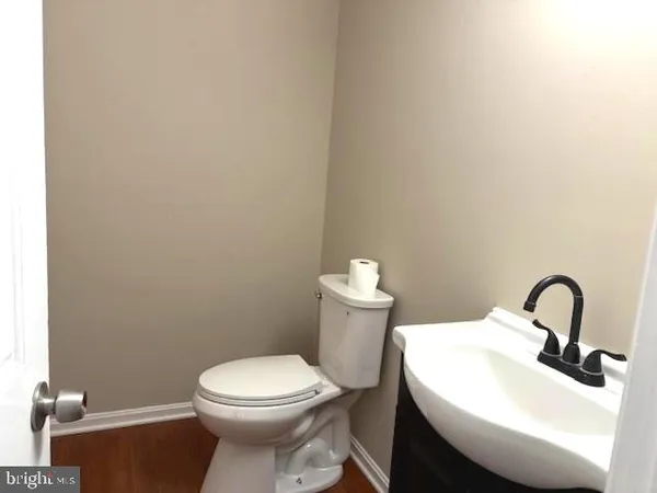 $4,200 | 1018 Willowleaf Way, Rockville, MD 20854