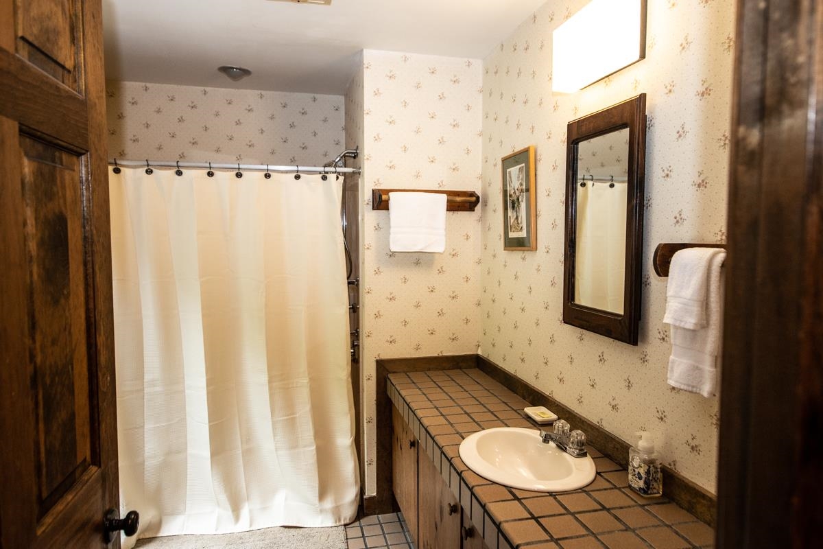879 East Ash Road, Unit 7 Plymouth, VT 05056 - Photo 5 of 38