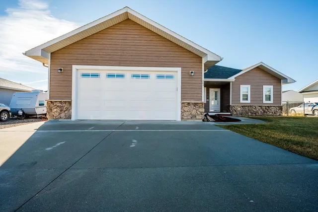 $375,000 | 503 North Pinnacle Drive, Buffalo, WY 82834