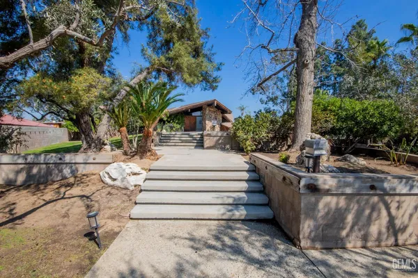 $1,399,000 | Undisclosed Address, Bakersfield, CA 93306