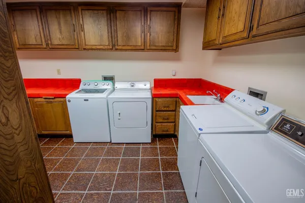 $1,399,000 | Undisclosed Address, Bakersfield, CA 93306