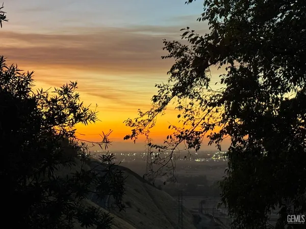 $1,399,000 | Undisclosed Address, Bakersfield, CA 93306