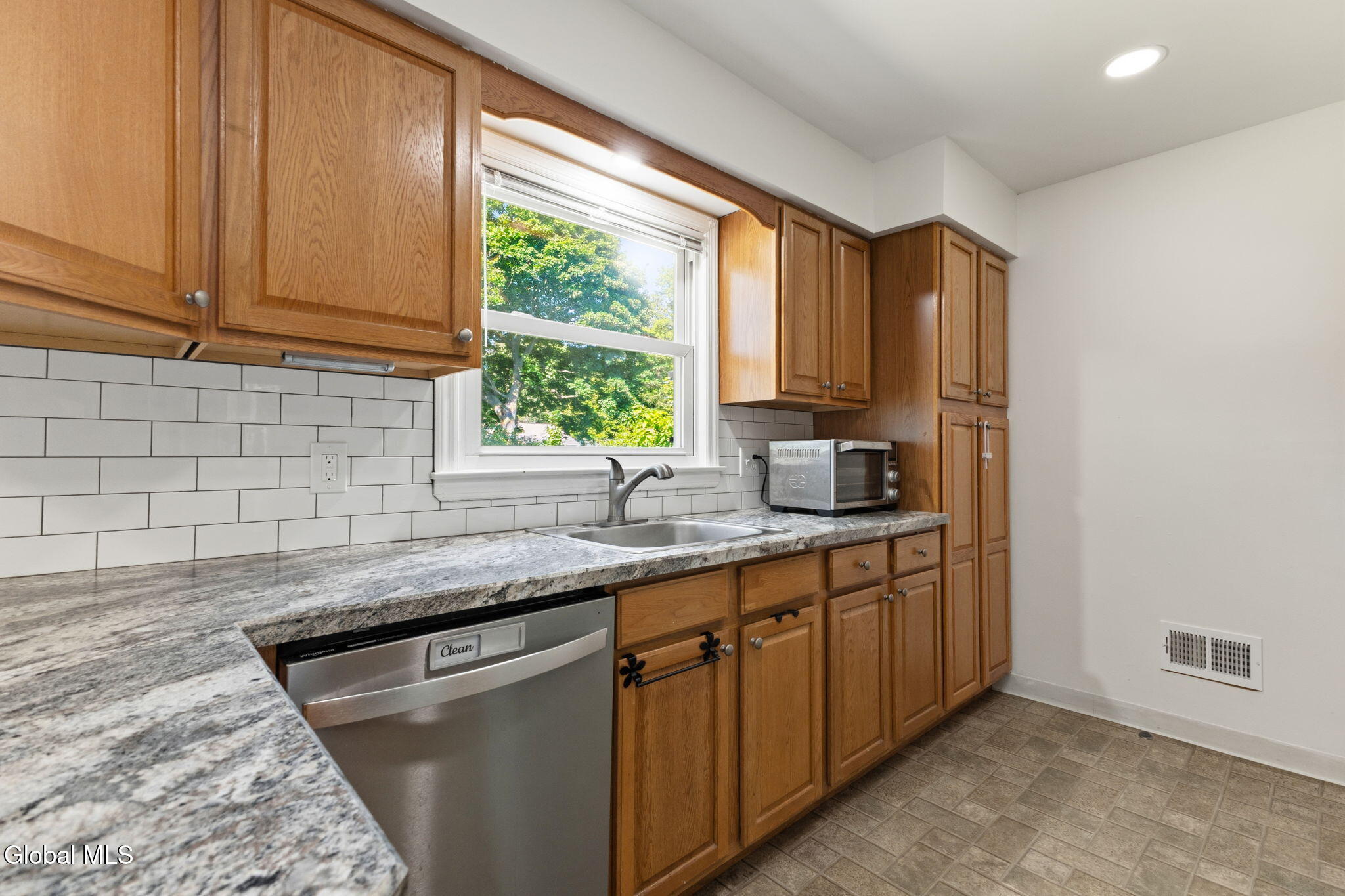 1136 Butler Street Rotterdam, NY 12303 - Photo 9 of 39 12-1136 ButlerSt_12