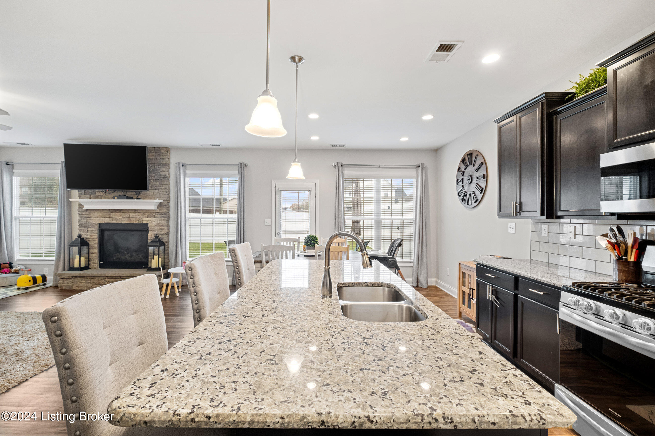 7316 Deutsch Road Louisville, KY 40229 - Photo 15 of 39 7316 deutsch_047