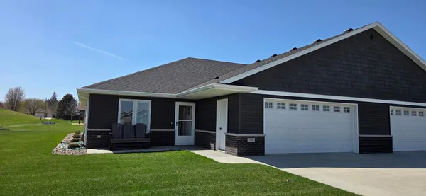$290,000 | 99 Brittany Way Southeast, Grand Meadow, MN 55936