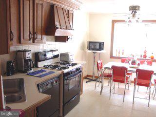114 Dorchester Road Mount Laurel, NJ 08054 - Photo 2 of 4 Gallery Image 2
