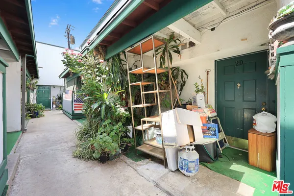 $2,900,000 | 500 South 6th Street, Montebello, CA 90640