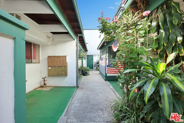 $2,900,000 | 500 South 6th Street, Montebello, CA 90640