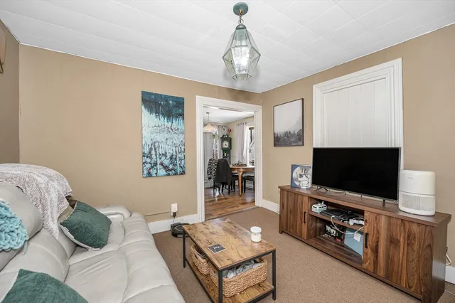 $234,999 | 2 Lakeview Avenue, Sterling, MA 01564