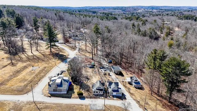 $234,999 | 2 Lakeview Avenue, Sterling, MA 01564