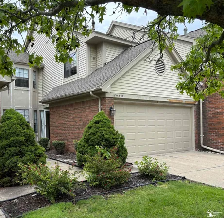 $319,900 | 15696 Golfview Drive, Riverview, MI 48193