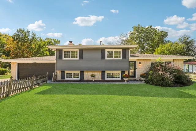 $639,000 | 28 East 55th Street, Hinsdale, IL 60521