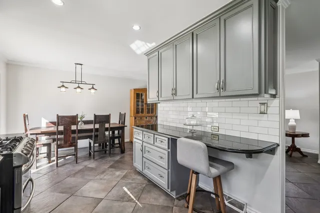 $639,000 | 28 East 55th Street, Hinsdale, IL 60521