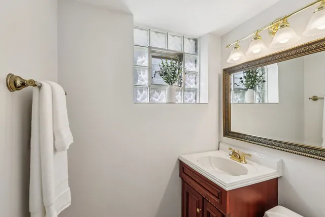 $639,000 | 28 East 55th Street, Hinsdale, IL 60521