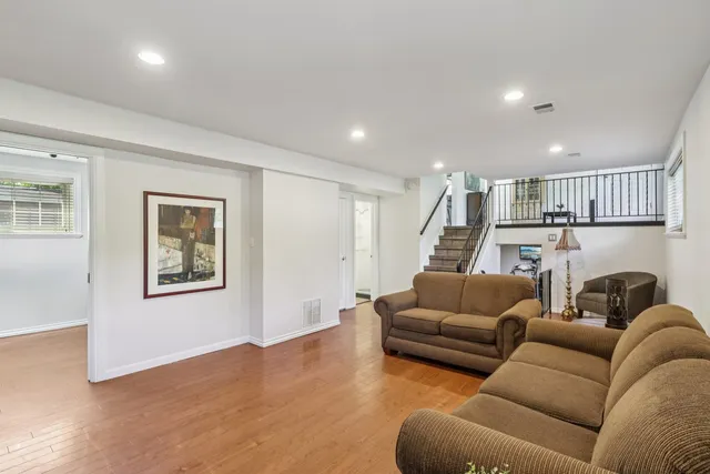 $639,000 | 28 East 55th Street, Hinsdale, IL 60521