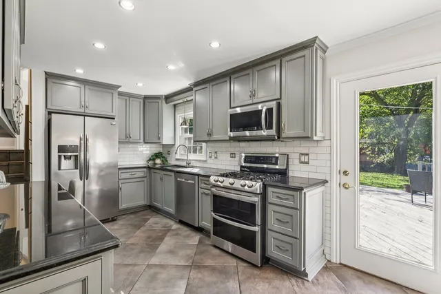 $639,000 | 28 East 55th Street, Hinsdale, IL 60521