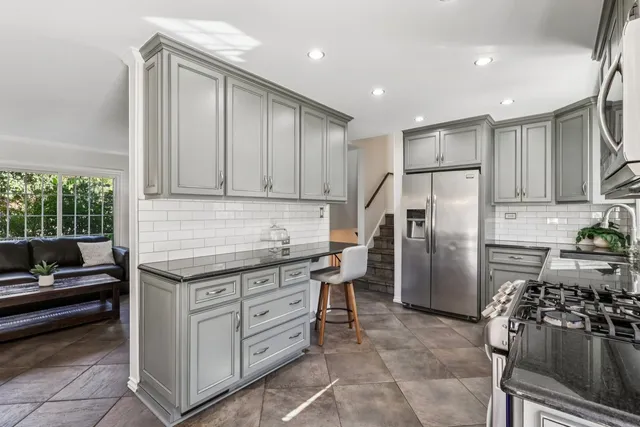 $639,000 | 28 East 55th Street, Hinsdale, IL 60521