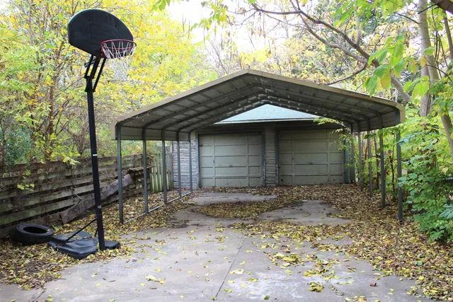 $200,000 | 1631 North Fairview Avenue, Wichita, KS 67203