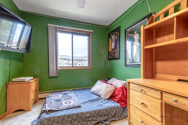 $205,000 | 15 Echo Court, Unit 8, Vernon Hills, IL 60061