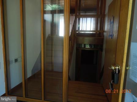 2241 Allen Road Berryville, VA 22611 - Photo 2 of 30 foyer