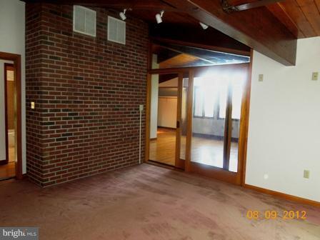 2241 Allen Road Berryville, VA 22611 - Photo 8 of 30 Living room 1