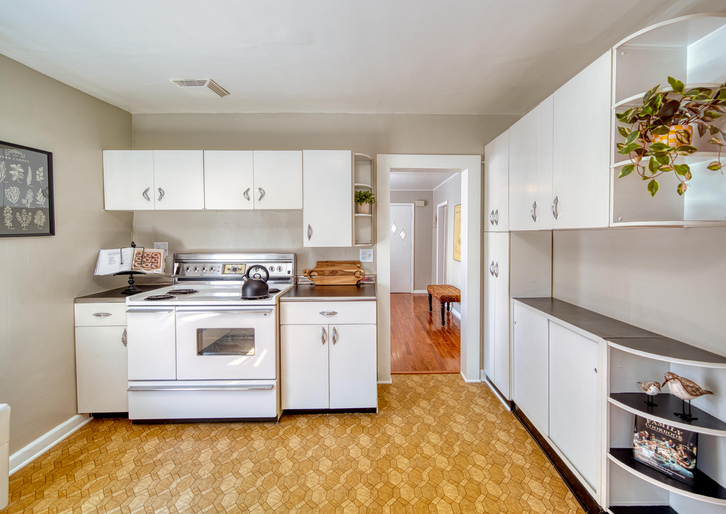 308 North High Street Fort Atkinson, WI 53538 - Photo 11 of 22 Kitchen
