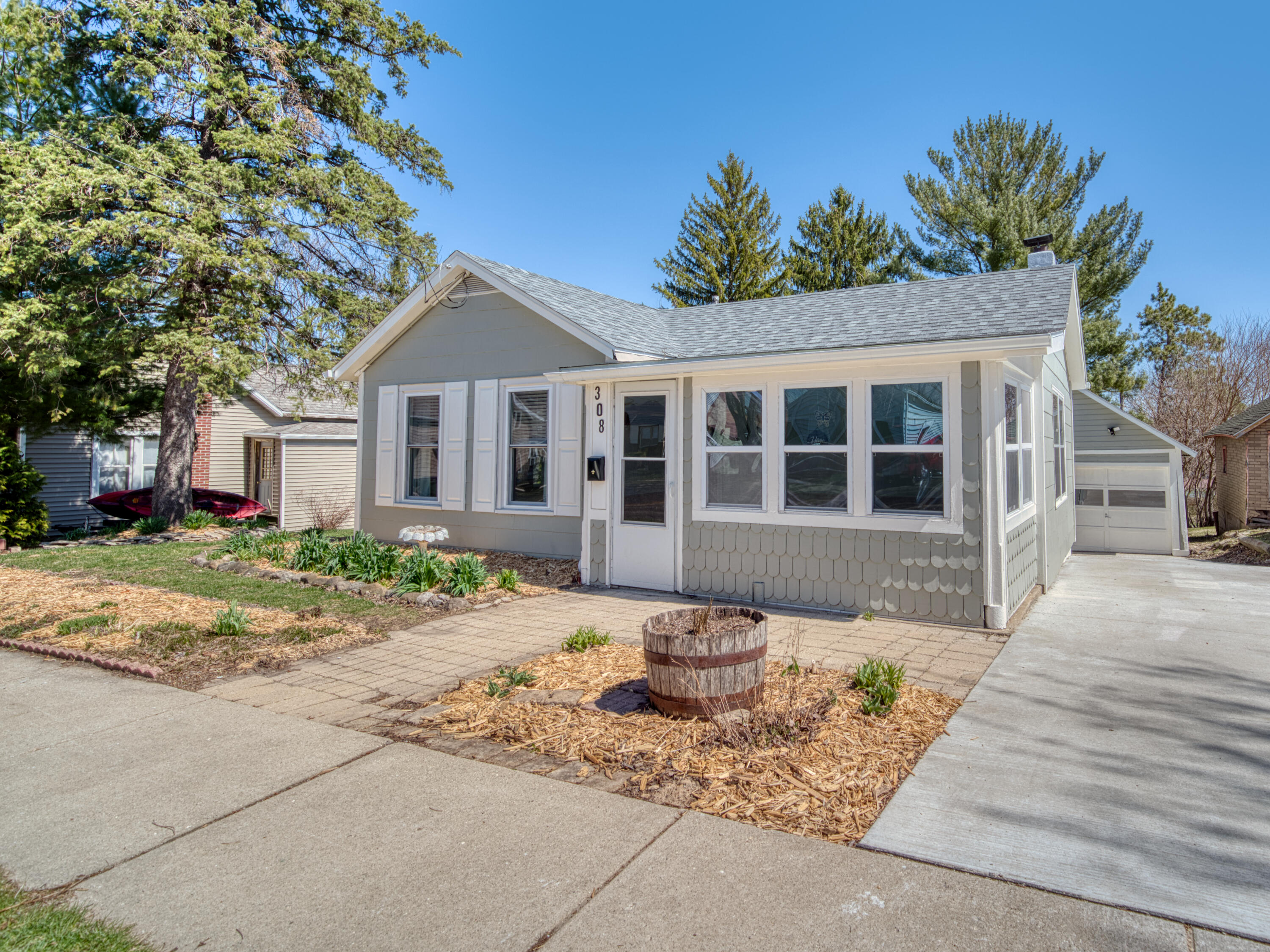 308 North High Street Fort Atkinson, WI 53538 - Photo 18 of 22 Home - Side View