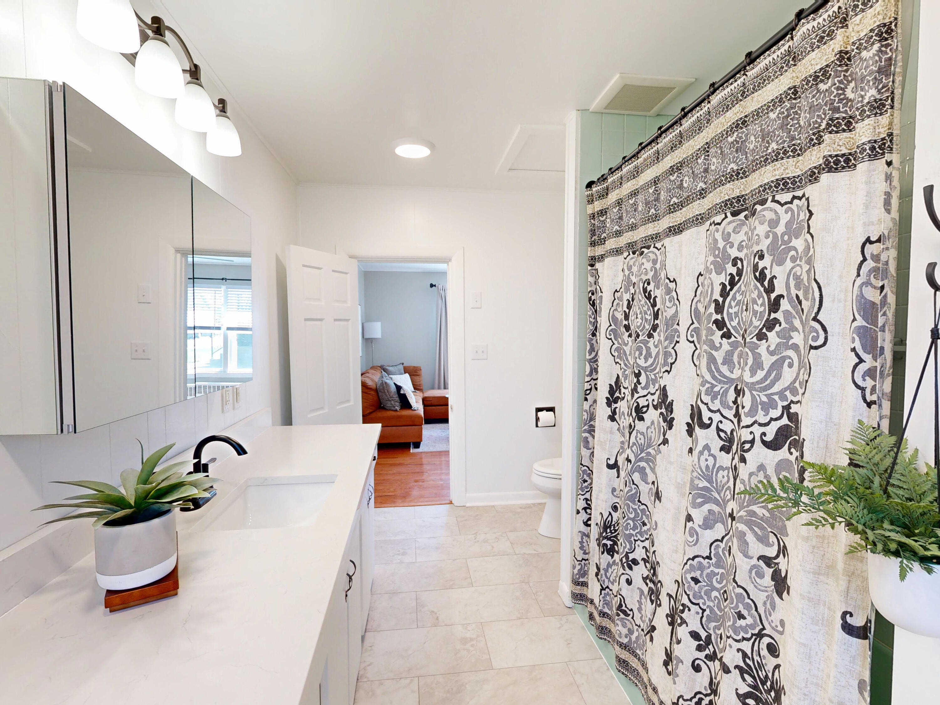 308 North High Street Fort Atkinson, WI 53538 - Photo 9 of 22 Bath - View 2