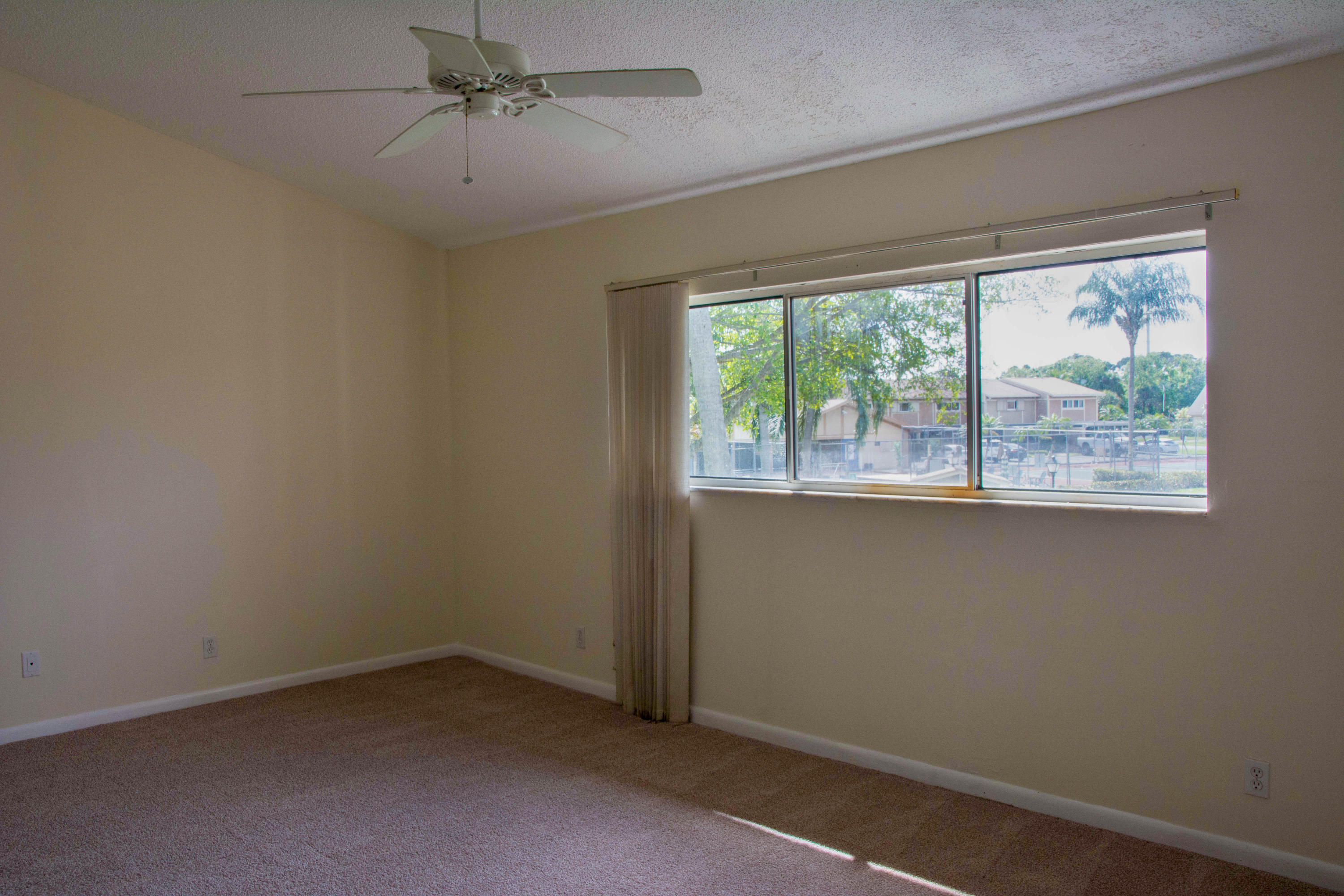 62 Maplecrest Circle Jupiter, FL 33458 - Photo 20 of 24 Master Ensuite